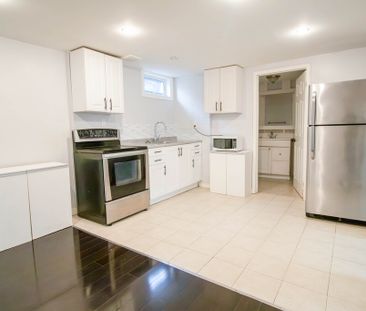 **ALL UTILITIES INCLUDED** 2 Bedroom Unit in the North End!! - Photo 4