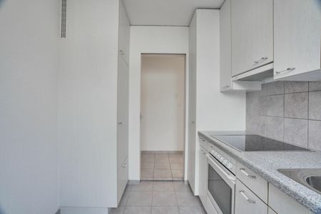 Praktische Wohnung mit Gartensitzplatz - Photo 2