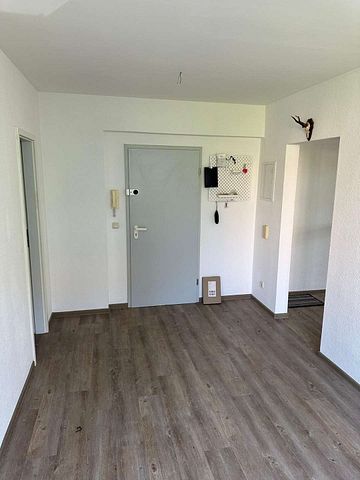 Renoviert 2 Zimmer-Wohnung | mit Einbauküche - Photo 3