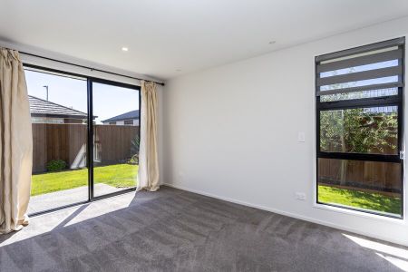 Modern 3-bedroom family home in great location! - Photo 3