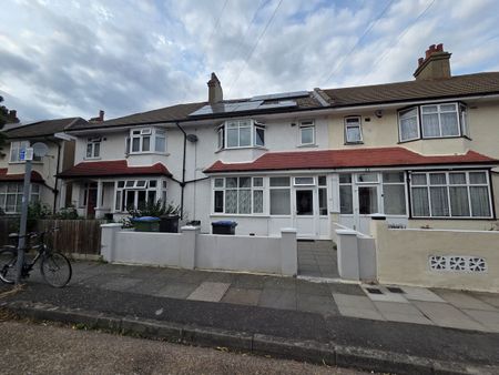 Island Road, Mitcham, CR4 3 - Photo 3