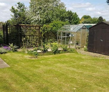 2 bedroom semi-detached house to rent - Photo 6