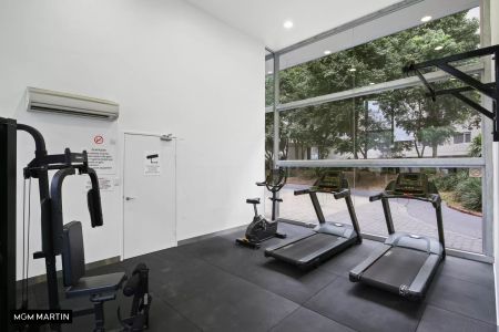 MGM MARTIN – TWO BEDROOM APARTMENT - Photo 4