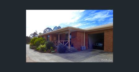 3 Bed Walk to public transport - Photo 5