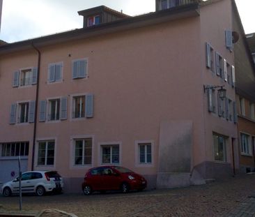 Joli appartement en duplex de 2,5 pièces, partiellement rénové - Foto 3