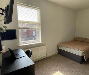 3 bedroom terraced house to rent - Photo 3