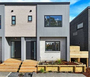 Modern 2 Level 3 Bedroom - Photo 5