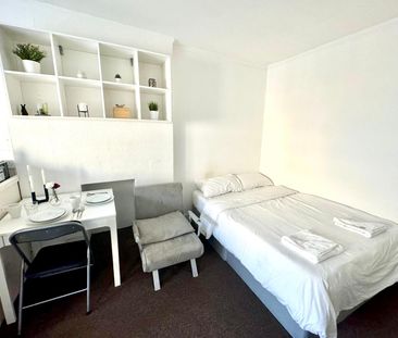 Sussex Gardens, Paddington, London, W2 - Photo 1