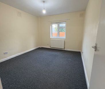 2 Bed Flat, Blenheim Gardens, NW2 - Photo 3