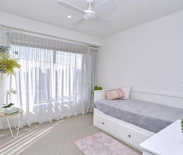 Modern, warm & Prime location - Photo 1