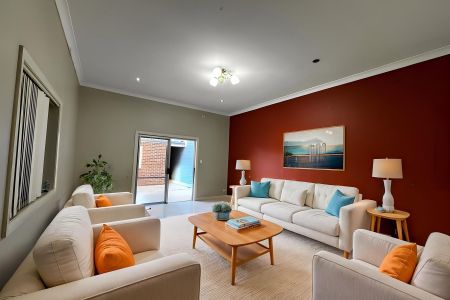 FOR RENT - Spacious 3 Bedroom Family Home in Yagoona - Photo 2