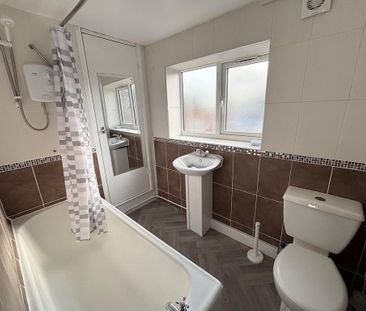 2 bedroom flat to rent - Photo 6