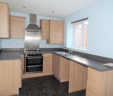 3 bedroom semi-detached house to rent - Photo 6