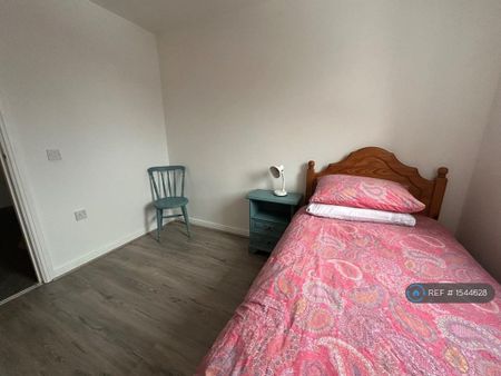 2 bedroom flat to rent - Photo 5