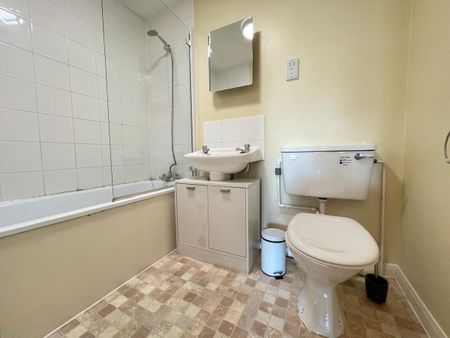 Durham Road, London, SW20 - Photo 2