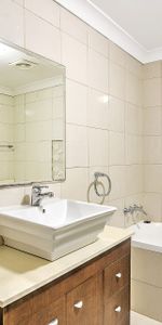 Modern, Conveniently location - Photo 4