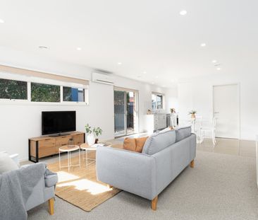 Low maintenance townhouse - Photo 2