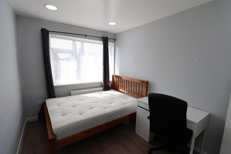 6 bedroom house to rent - Photo 3