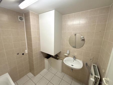 Ruim tweeslaapkamerappartement in het hartje van Liedekerke! - Photo 5