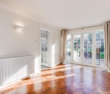 Castle Road, Weybridge, Surrey, KT13 - Photo 2