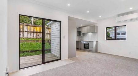 Fully Renovated Home - Photo 3