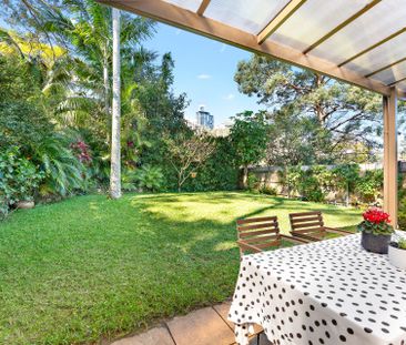 Family Delight Single Level Home, Walk To Metro & Train - Photo 2