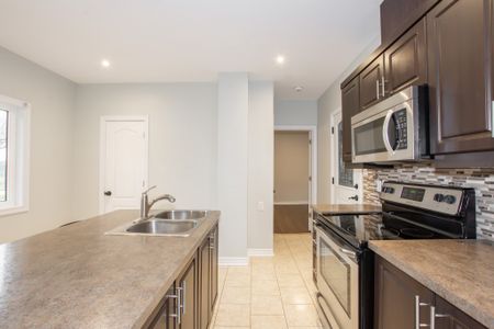 **BEAUTIFUL** 1 Bedroom unit in St. Catharines!! - Photo 3