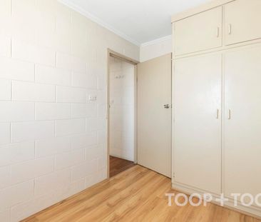 2 bedroom unit just 3km from the CBD! - Photo 2