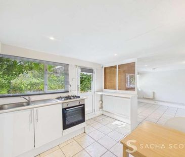 Green Lane, Chessington, KT9 - Photo 5