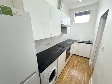 Flat 3, The Villa, LS3 1BU, Leeds - Photo 5