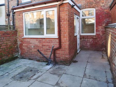 2 bedroom terraced house to rent - Photo 5