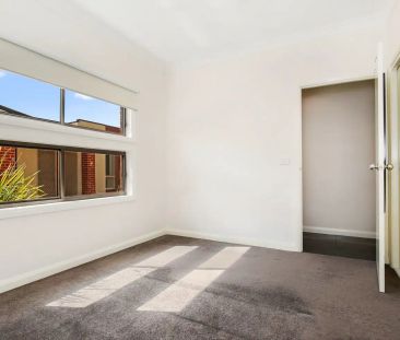 “One Bedroom plus a Study!” - Photo 1