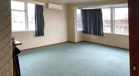 Three Bedrooms - Allenton - Photo 3