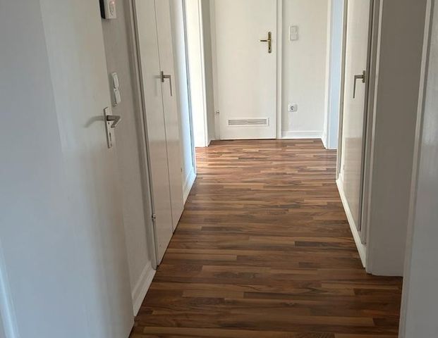 Schöne Drei Zimmer Wohnung in Lörick - Foto 1