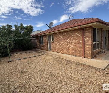 GREAT LOCATION - WALKING DISTANCE TO TRINITY COLLEGE - Photo 6