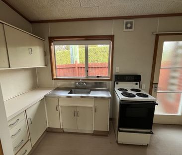 Comfortable One Bedroom Unit - Photo 1