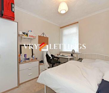 4 bedroom terraced house to rent - Photo 5