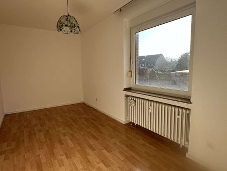 KREFELD-INRATH-GUTE RUHIGE LAGE-FRISCH RENOVIERTE ZWEI ZIMMER WOHNUNG MIT BALKON UND KELLER - Photo 3