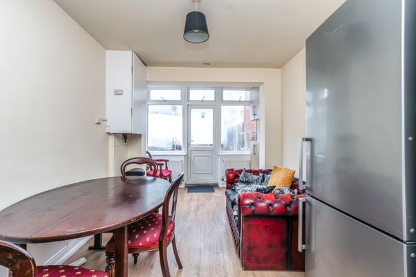 4 Bed Terraced House, Glenwood Road, N15 - Photo 1