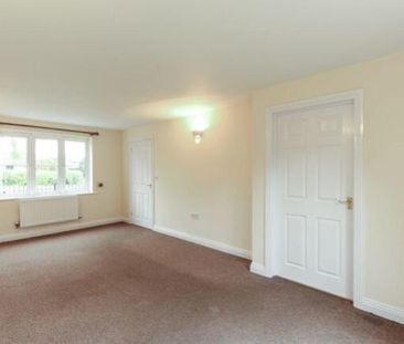 3 bedroom end of terrace house to rent - Photo 2