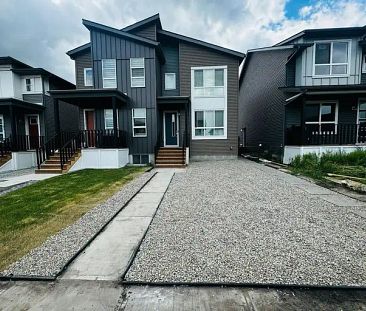 Stylish 3-bedroom Main Floor | Calgary - Photo 1