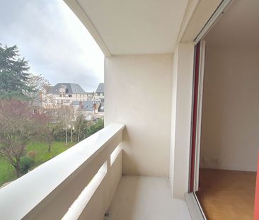 T3 de 72 m² – lumineux avec grand salon et balcon - Photo 2