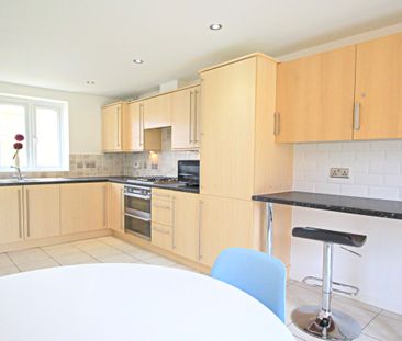 Room 1 Ashmead Road, Bedford - Photo 2