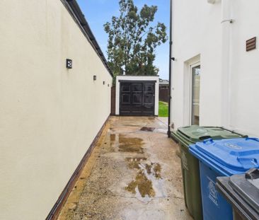 Lawn Close, Datchet, Slough,SL3 - Photo 5
