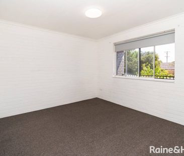 LOW COMFORT LIVING IN KOORINGAL - Photo 4