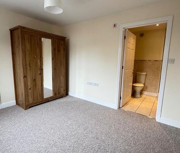 2 bedroom ground floor flat to rent - Photo 5