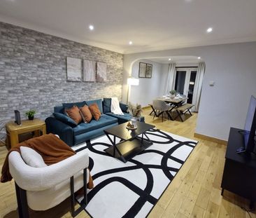 3 Bed Semi-Detached House, Hendon, NW4 - Photo 1