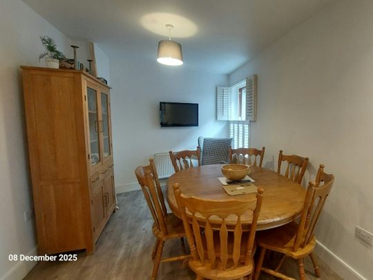 Town house to rent on - Photo 1