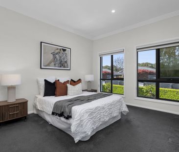 Modern family living in a peaceful Appin setting - Photo 5