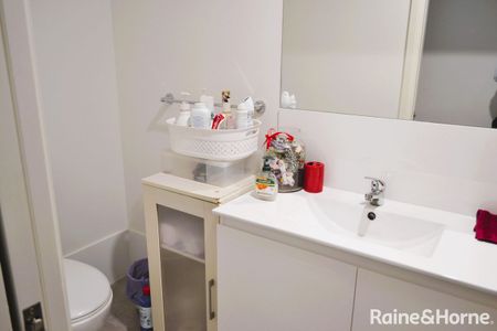 Ultra-modern 2-bedroom home - Photo 5